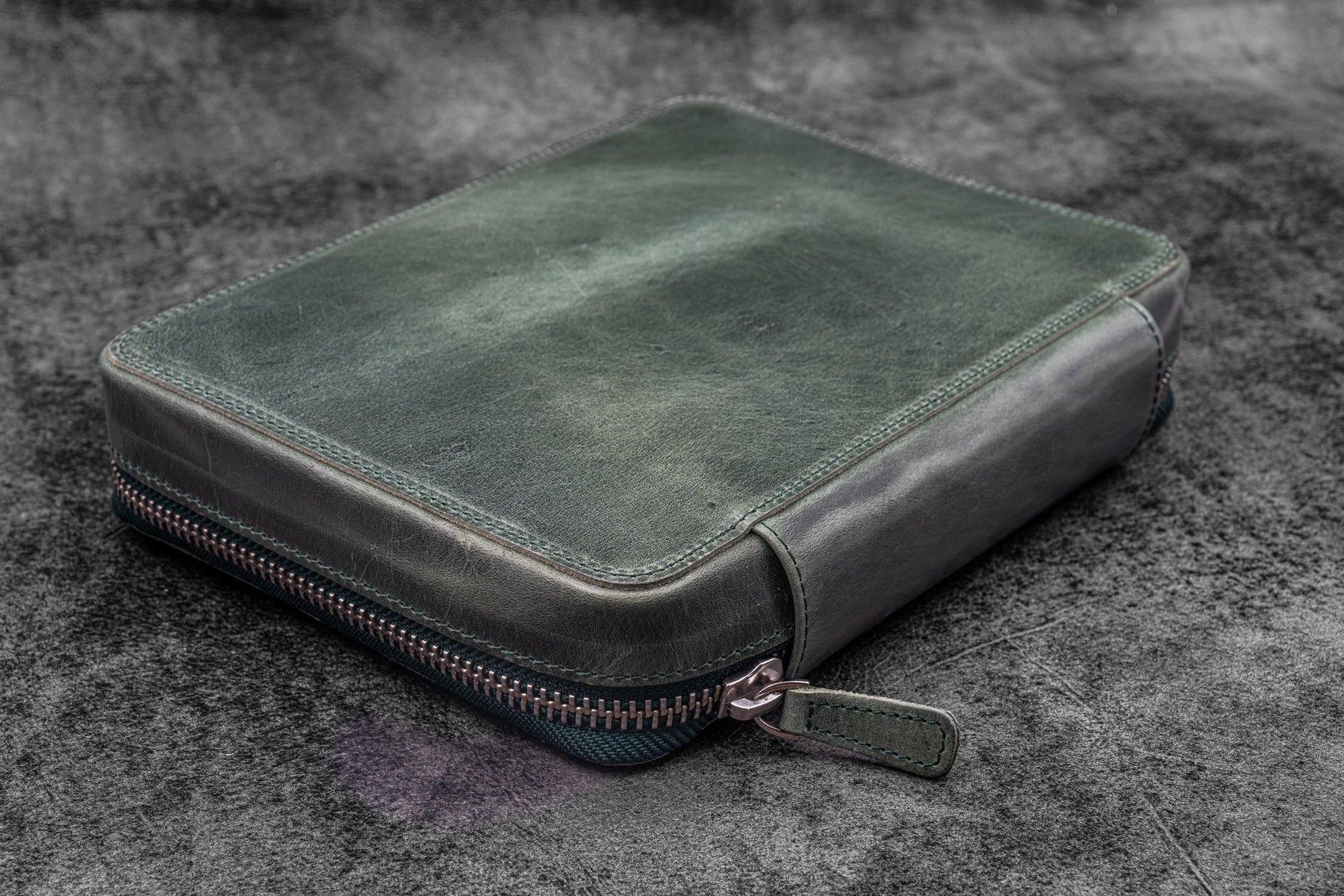 Galen Leather Co. Zippered A5 Wide Expansi Folio - Crazy Horse Forest Green