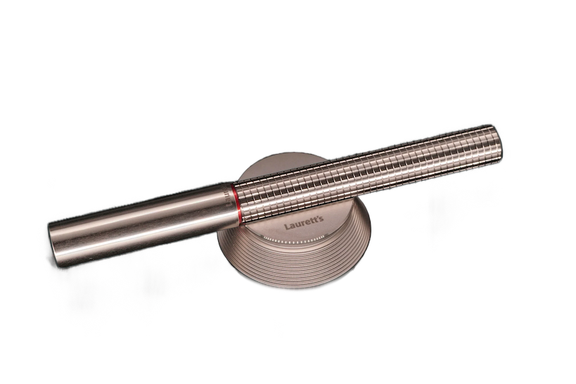 Laurett's Stealthread Fountain Pen