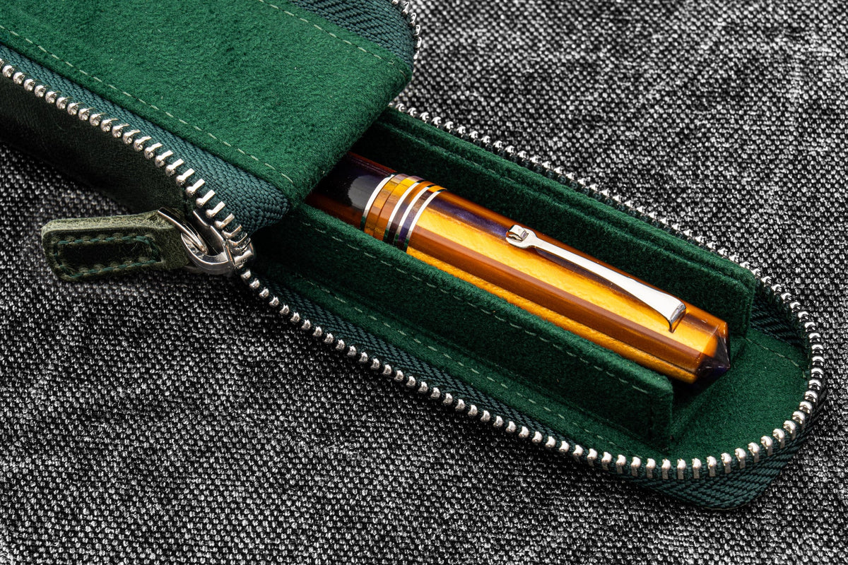 Galen Leather Co. Zipper Magnum Opus Single Slot Hard Pen Case - Crazy Horse Forest Green