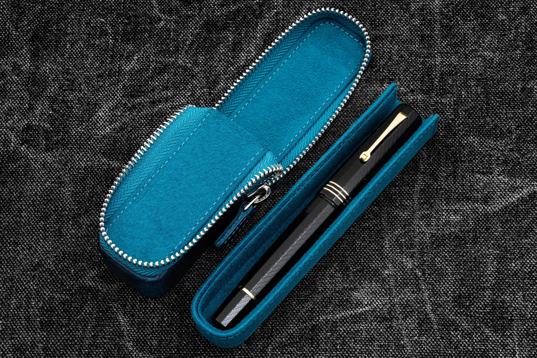 Galen Leather Co. Zipper Magnum Opus Single Slot Hard Pen Case - Crazy Horse Ocean