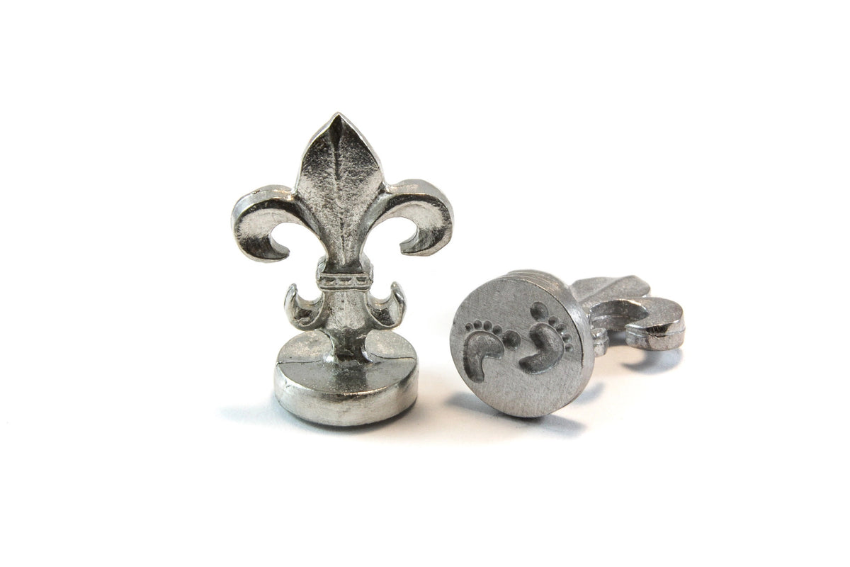Global Solutions Metal Wax Seal 3/4" with Fleur-de-lis handle - Baby Feet