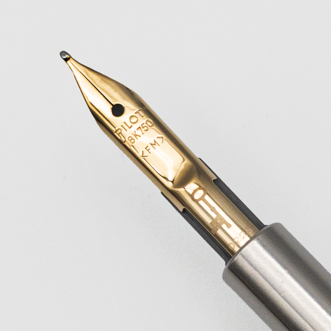 Nagasawa Original Kobe Gradation Higashi Kawasaki Harbor Mint Gold Trim