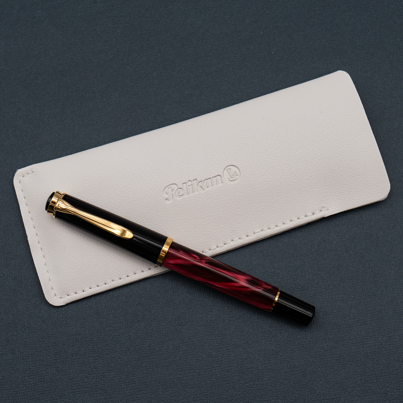 Pelikan Classic M200 Red-Marbled - Special Edition