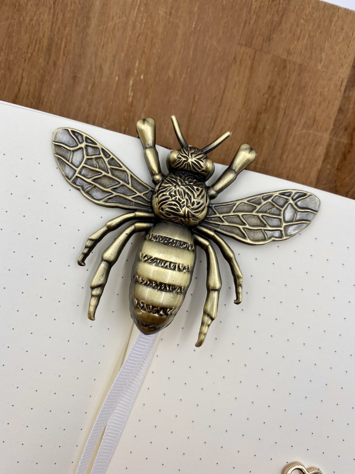 Esterbrook Bee Page Holder
