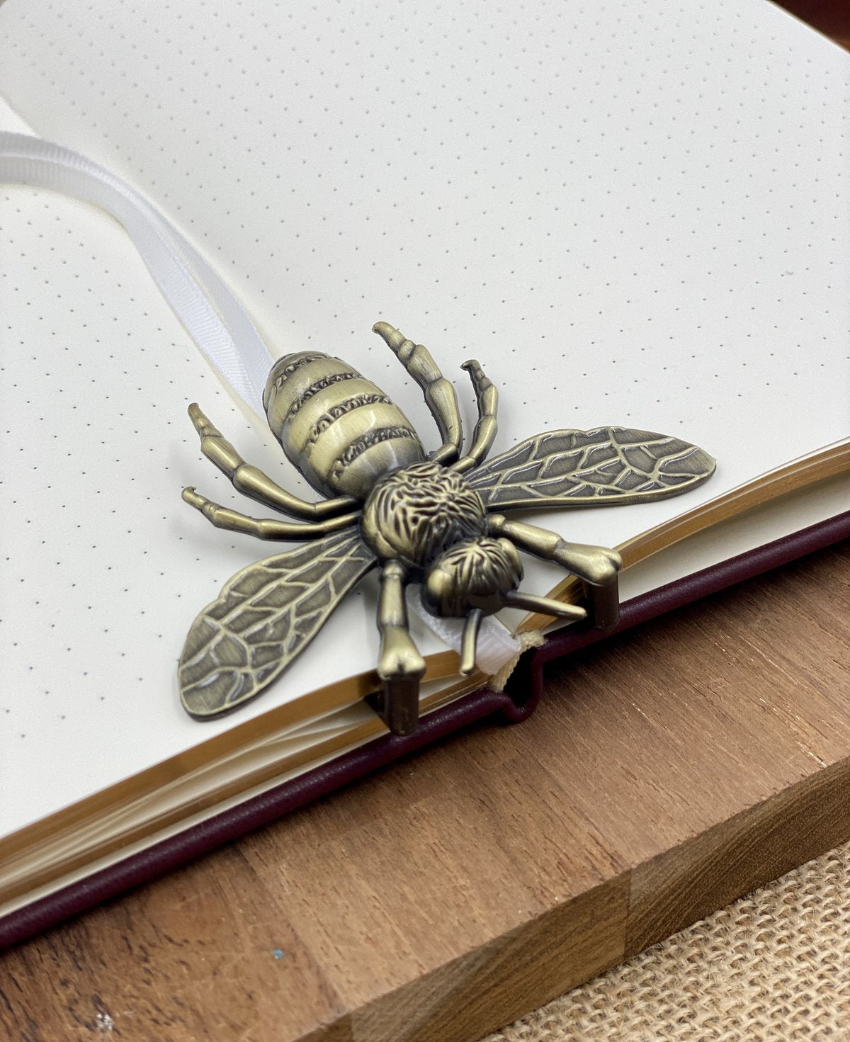 Esterbrook Bee Page Holder