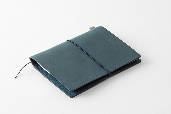 TRAVELER'S COMPANY Passport Sized Leather Notebook Kit - Blue