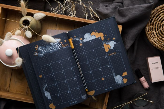 Quo Vadis - Life Journal - Dot Grid - Black Undated