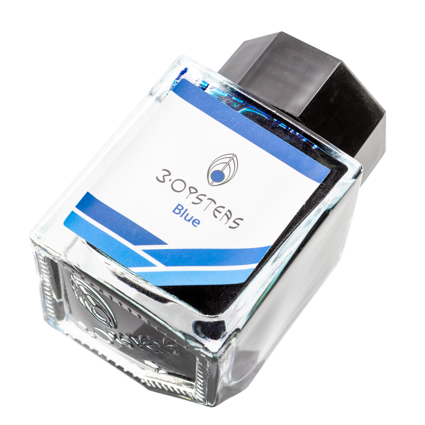 3 Oysters Blue from the Delicious collection is a classic medium blue fountain pen ink with medium shading. It dries in 50 seconds in a medium nib on Rhodia and has a slightly dry flow.The glass bottle has a cut out corner to lean the bottle for a decorative display. 3 Oysters ink is made in Korea. Pantone color: 2945C