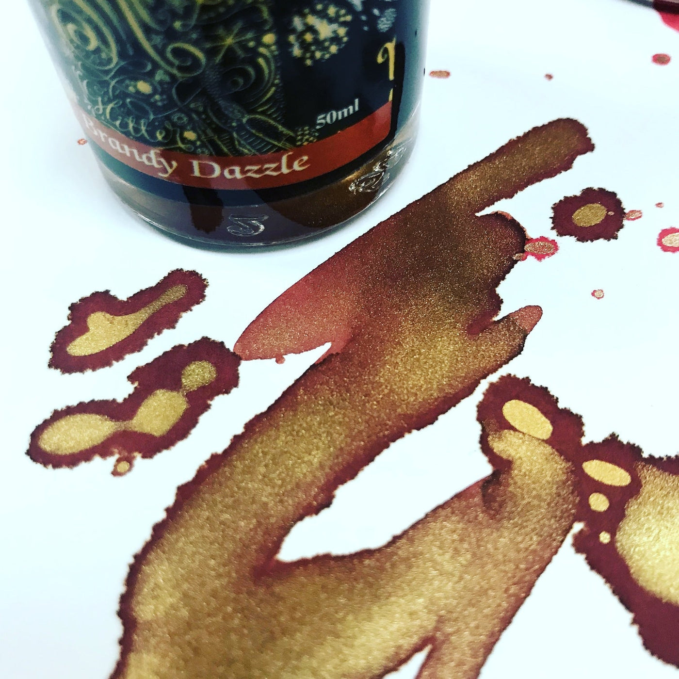 the shimmer in fountain pen ink  is mica powder