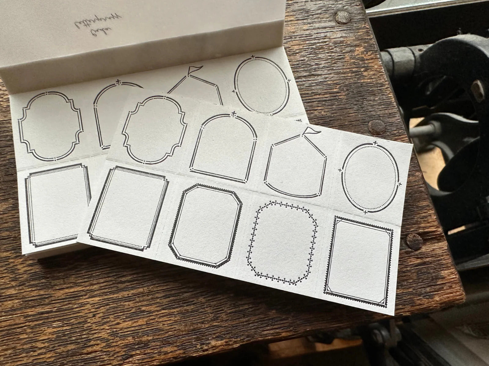 Oeda Letterpress - 8 Shape Label book