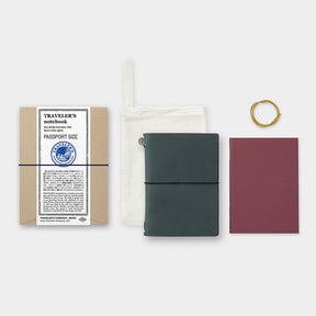 TRAVELER'S COMPANY Passport Sized Leather Notebook Kit - Blue