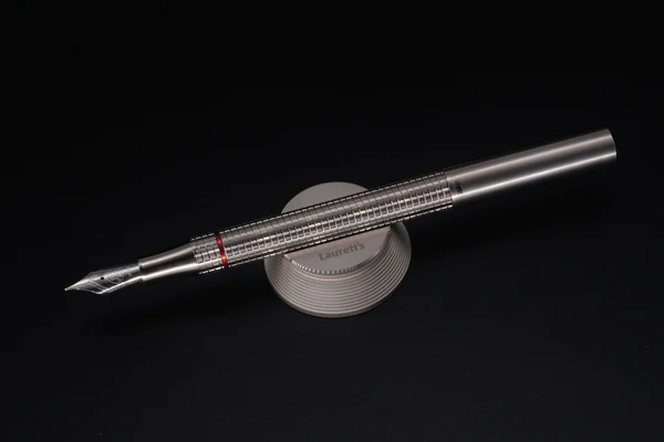 Laurett's Stealthread Fountain Pen