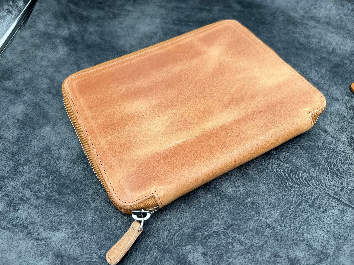 Galen Leather Co. Zippered 10 Slot Pen Case with A5 Notebook Holder- Crazy Horse Honey Ochre