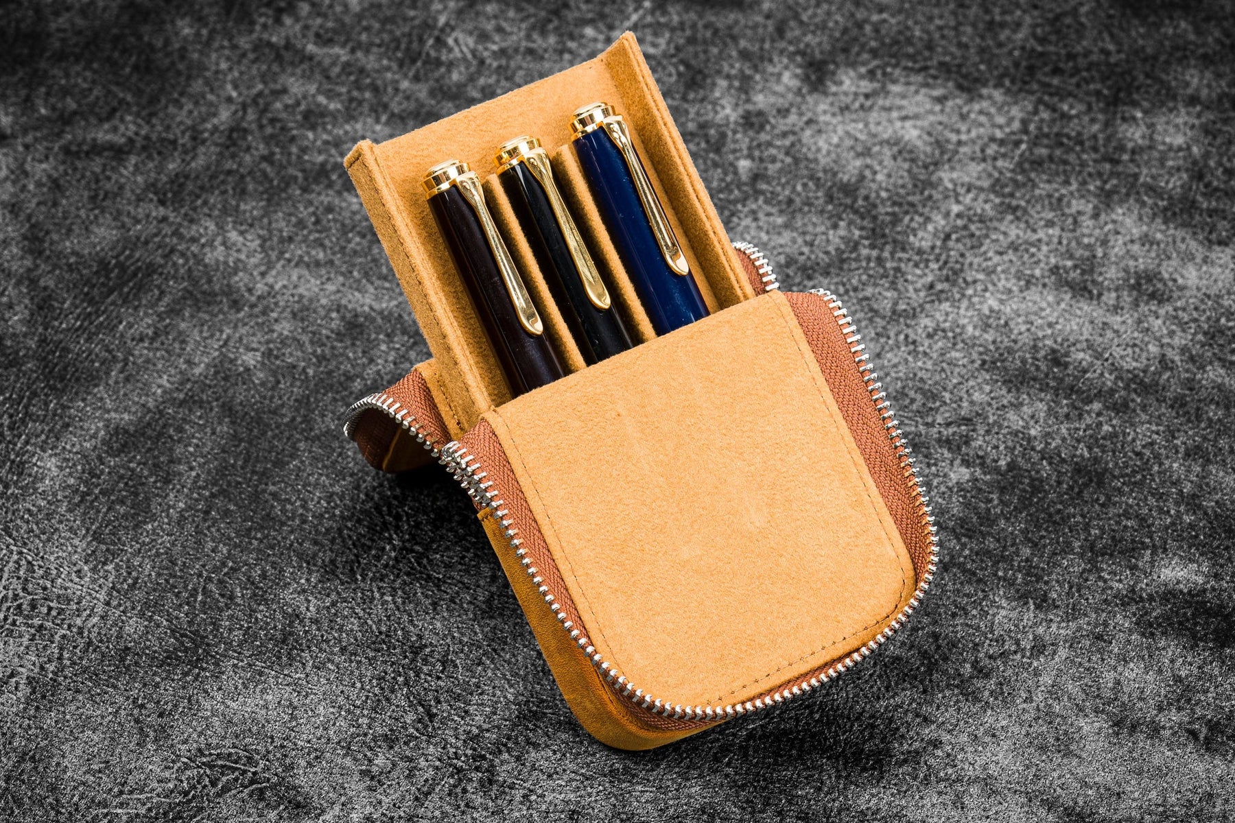 Galen Leather Co. Zipper Magnum Opus 3 Slot Hard Pen Case - Crazy Horse Brown