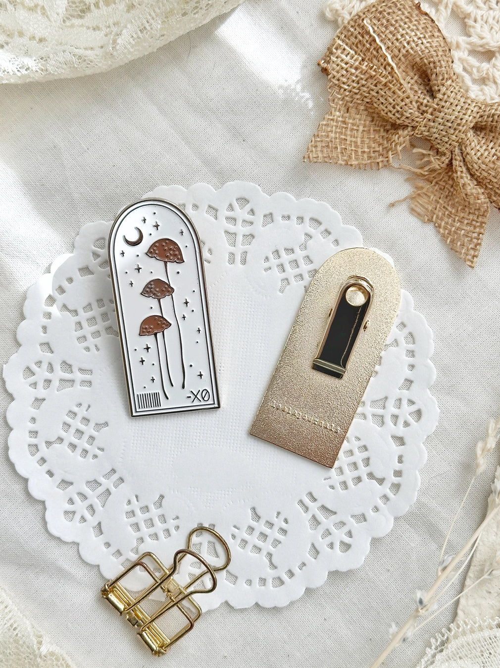 Leelajournals Mushroom Arch Enamel Journaling Clip