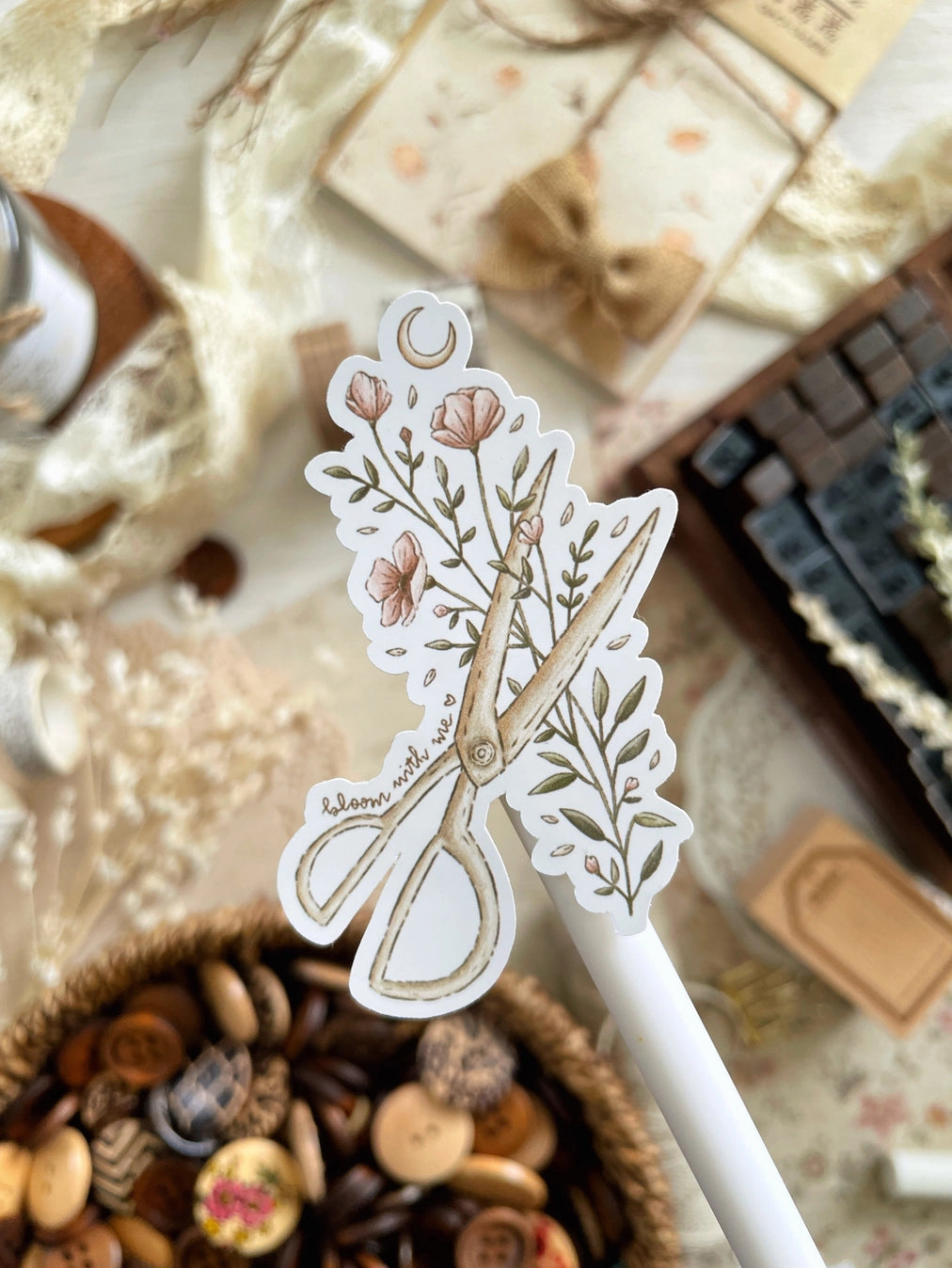 Leelajournals Floral Scissors Sticker
