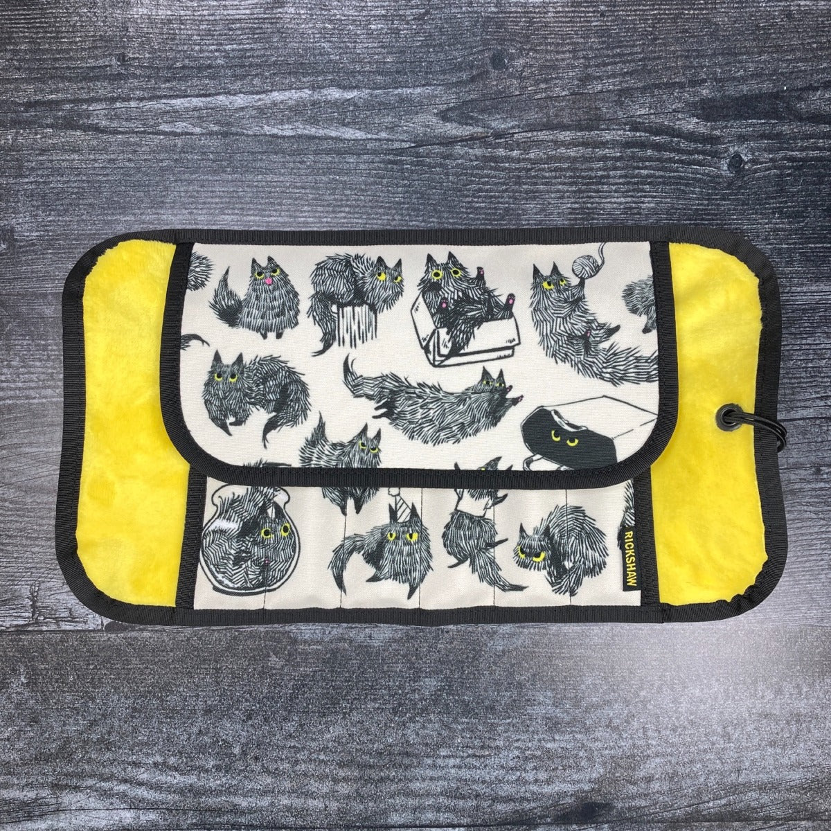 Rickshaw 6 Pen Roll With Flaps - Yuki Cat