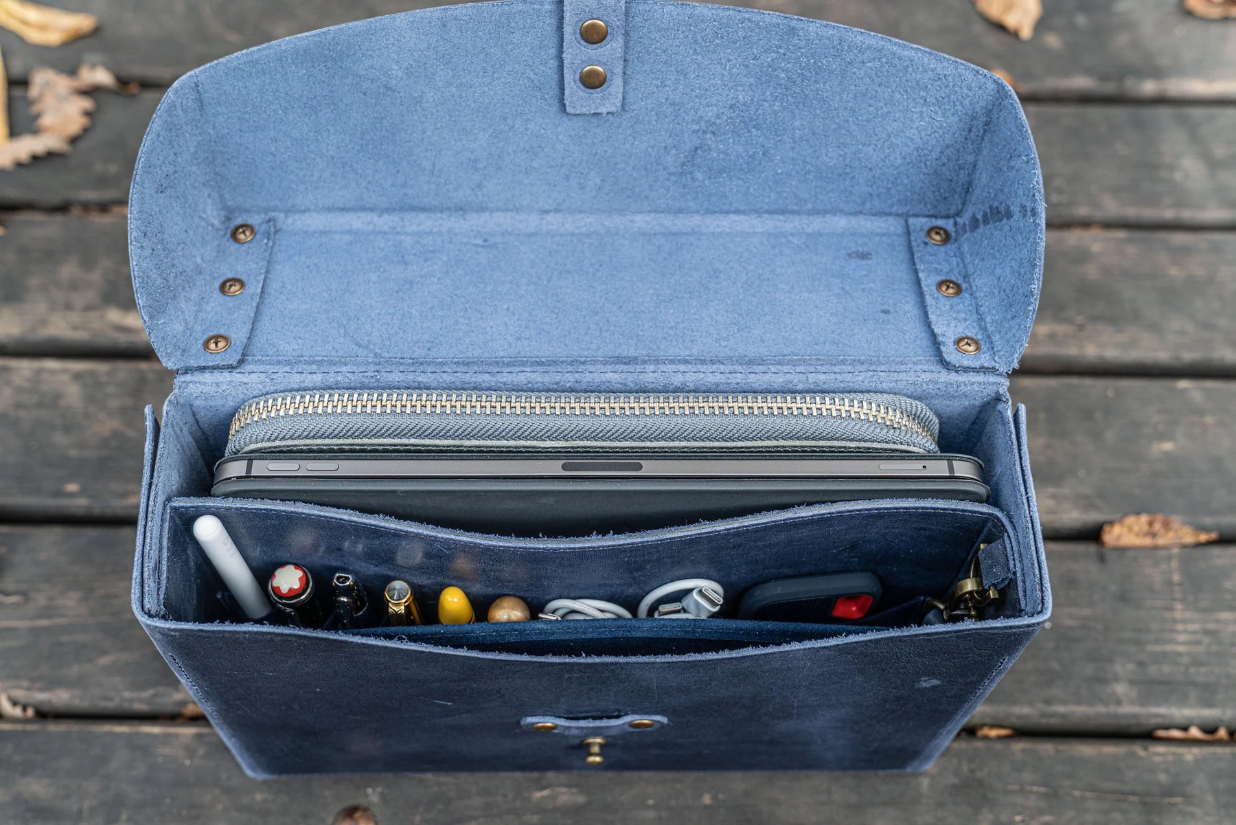 Galen Leather Co. Writer's Medic Bag - Crazy Horse Navy Blue