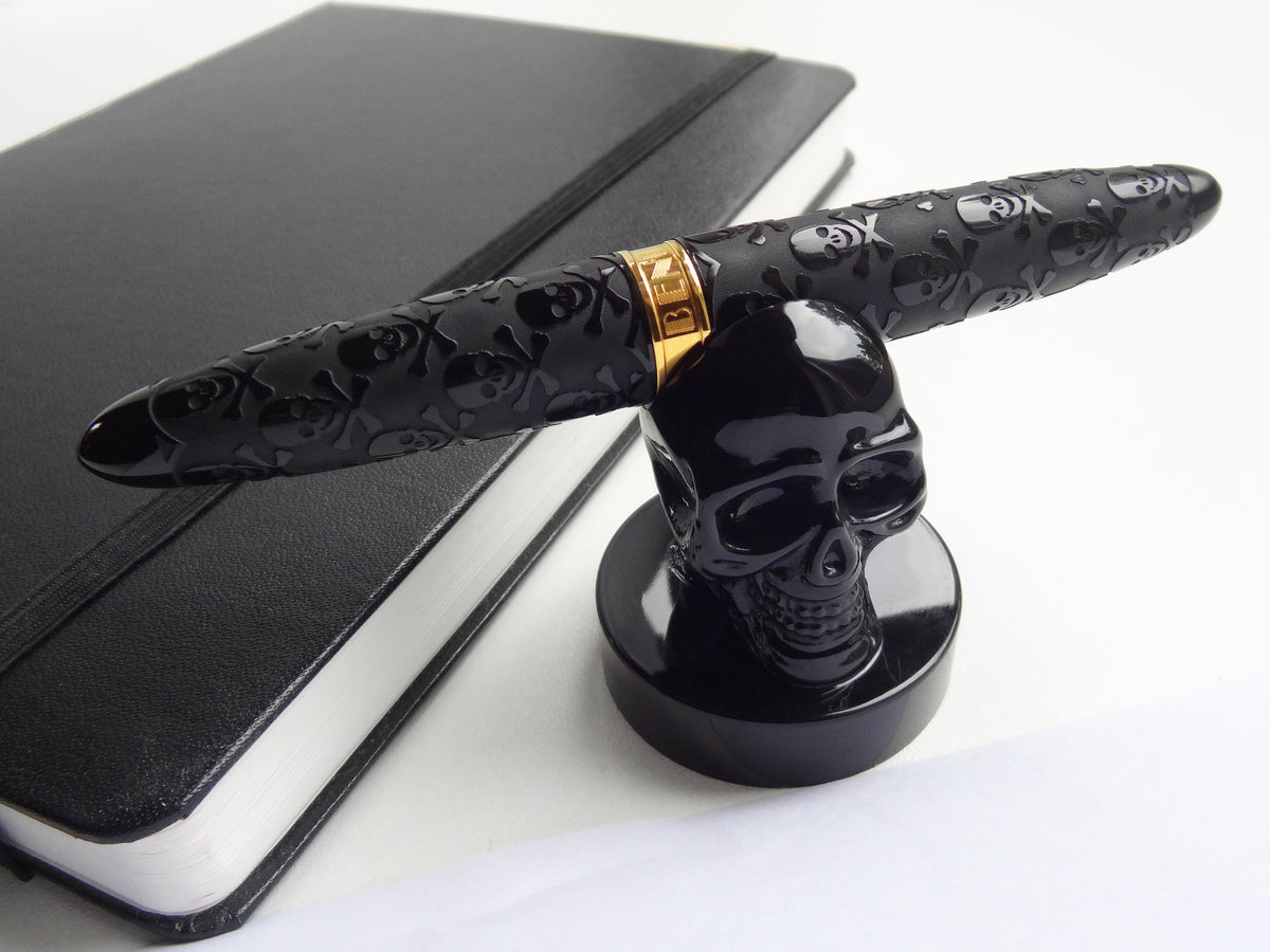 BENU Black Skull Pen Holder