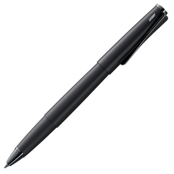 Studio_All_Black_RB_52ac56b6-