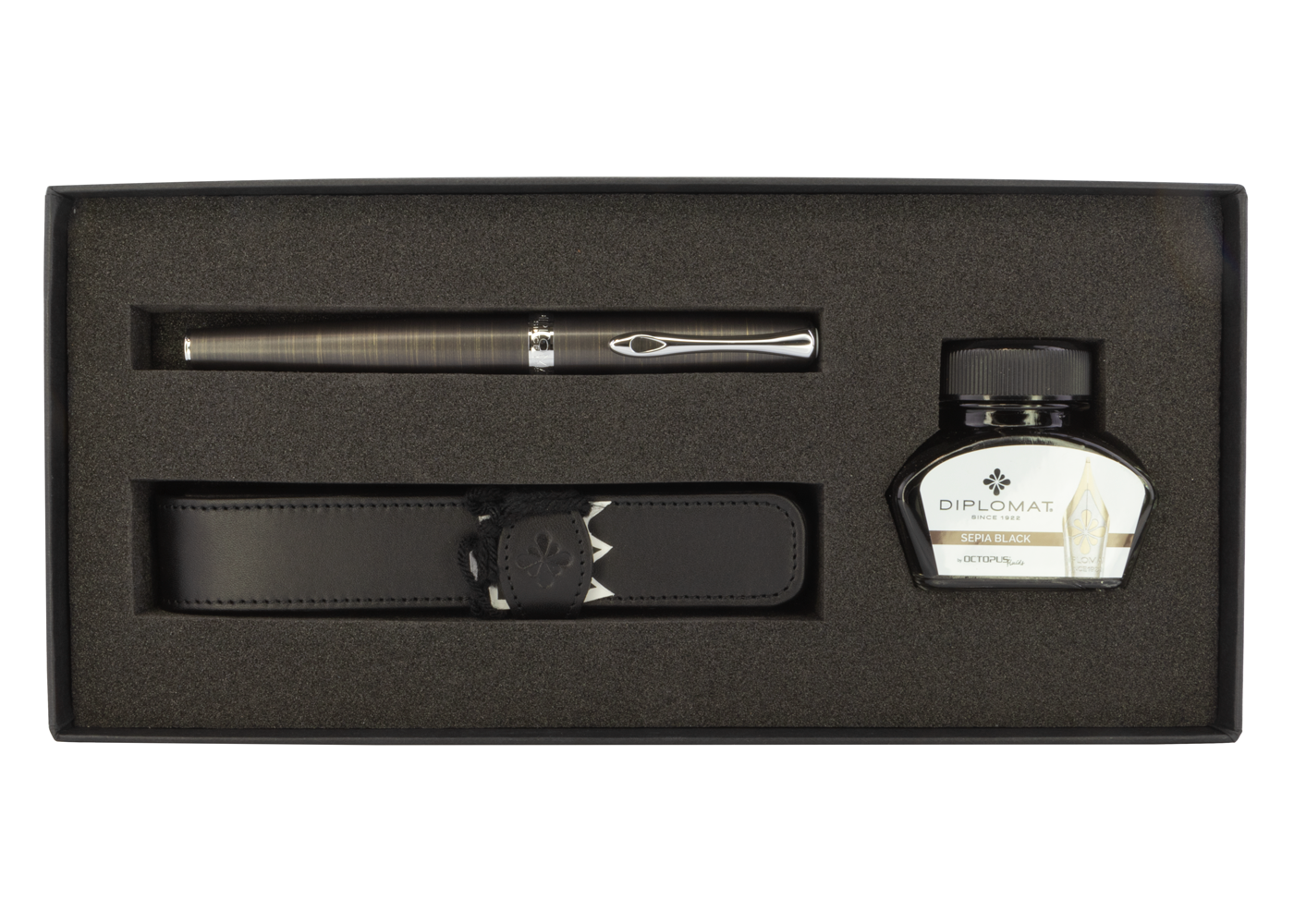 Diplomat Excellence A2 Oxyd Iron Fountain Pen Gift Set